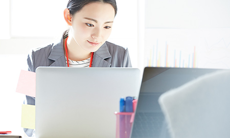 誰でも簡単に更新できるWebサイトに